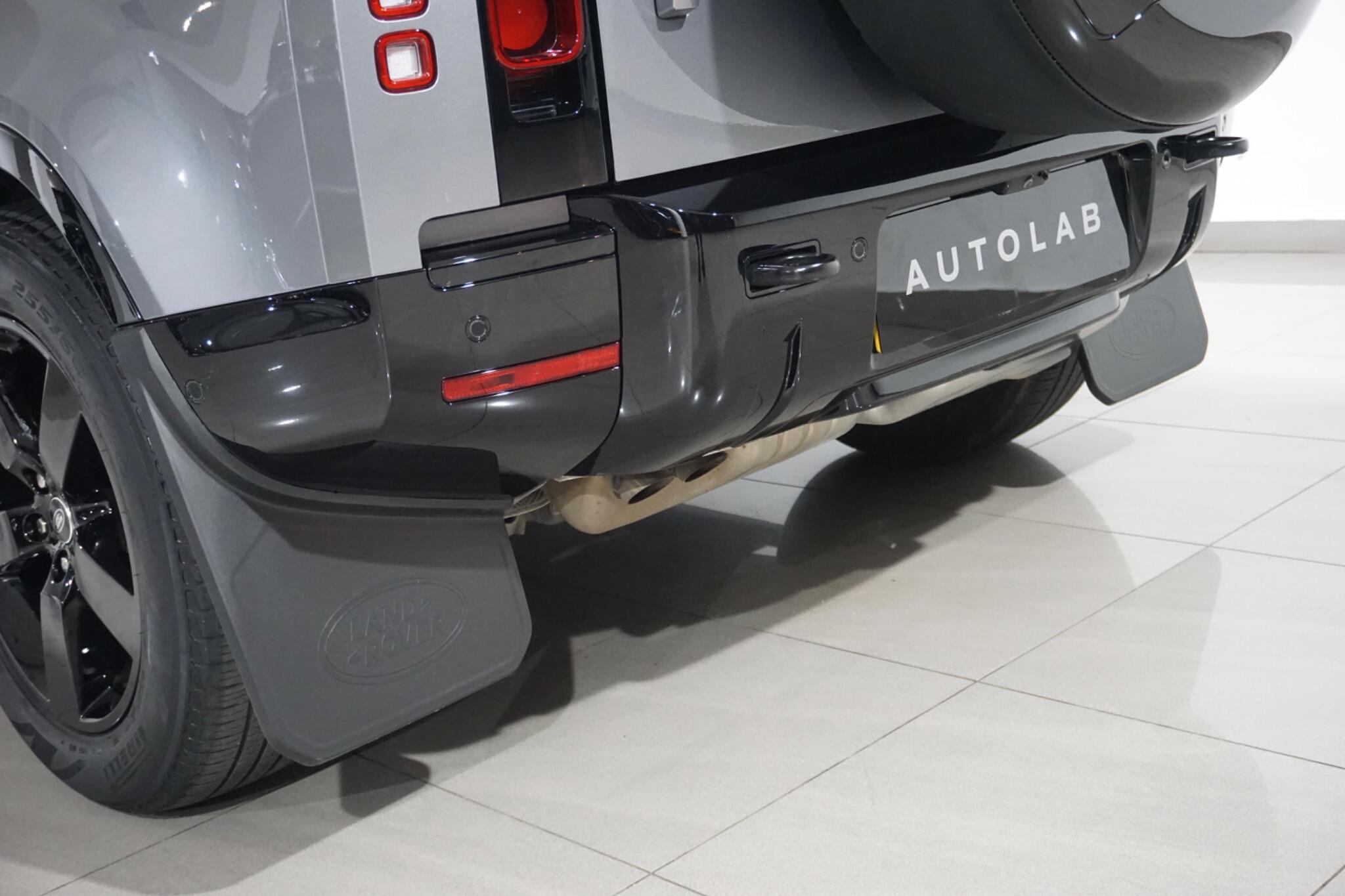 Land Rover Defender 110 3.0 D300 MHEV X-Dynamic SE SUV 5dr Diesel Auto 4WD Euro 6 (s/s) (300 ps)
